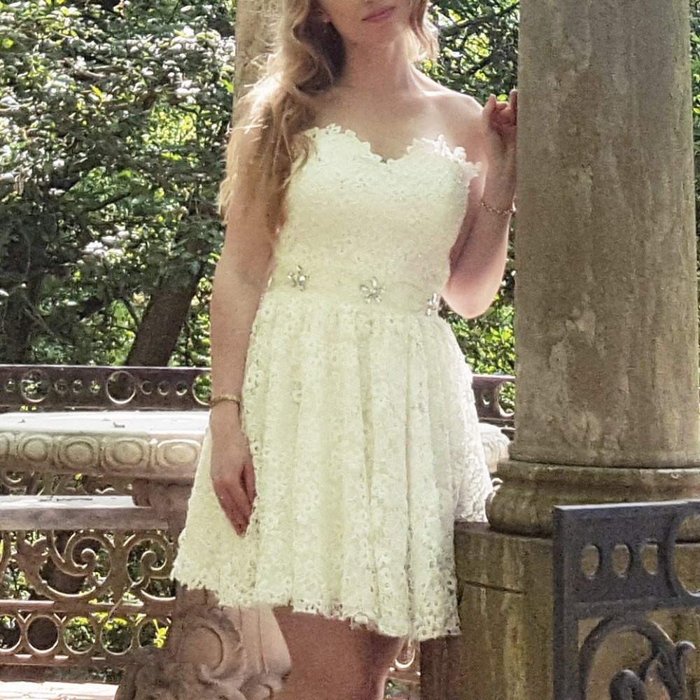♡ NWOT Wedding mini dress lace rhinestone pearls ♡